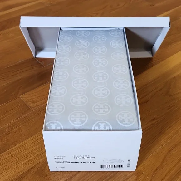 Tory Burch Navy Blue Suede Flats with Gold Logo - Picture 3 of 12